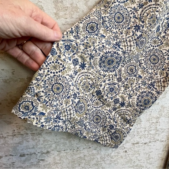 Karma Highway Elegant Blue and White Patterned Women's Top One Size - Picture 2 of 14